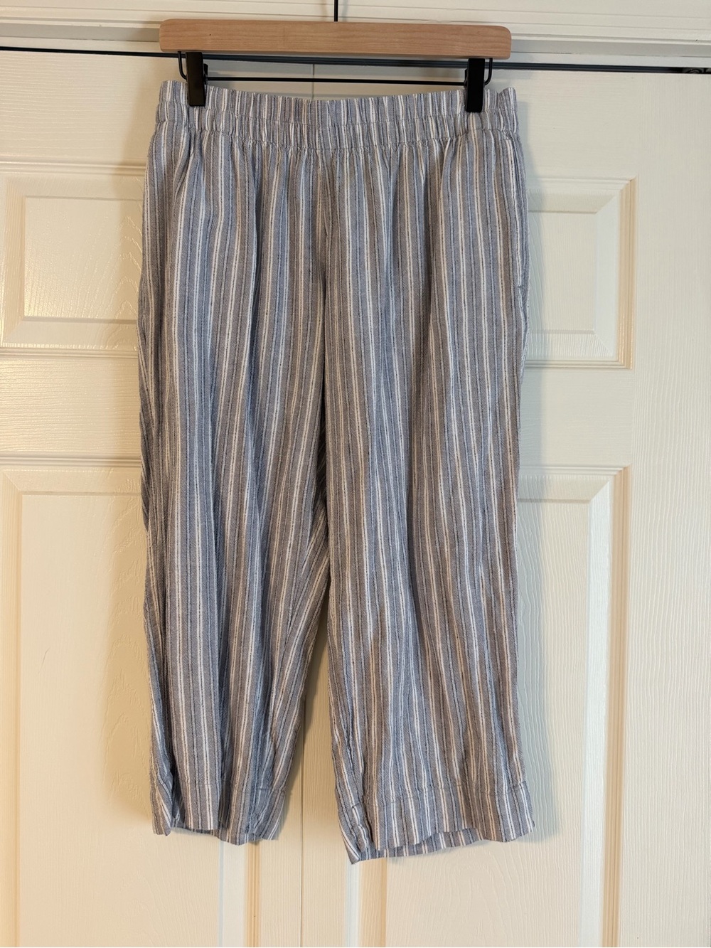 Old Navy Gray and White Striped Pull-On Pants
